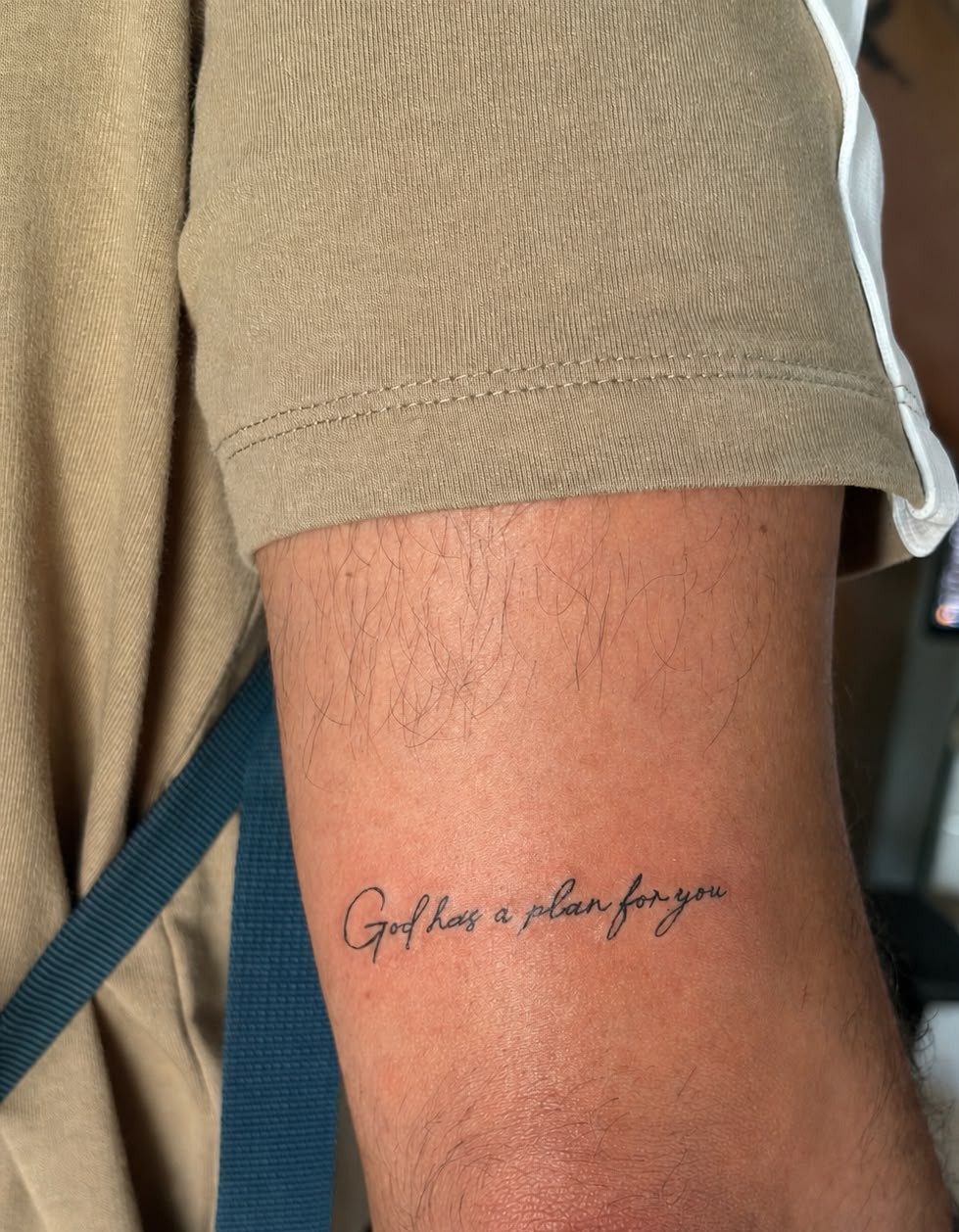 Fine-line tetovaža — God has a plan for you